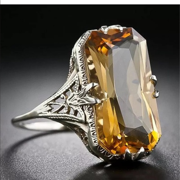 None Jewelry - Gorgeous Citrine and Silver Toned ring Sz 5.5
